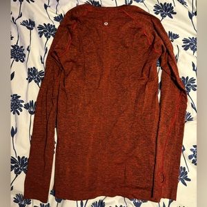 Lululemon swiftly tech long sleeve size 8 red